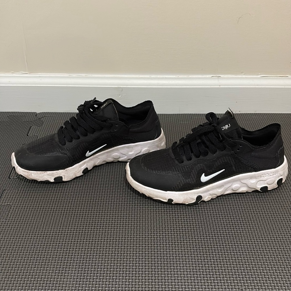 Nike Renew Lucent sneakers
